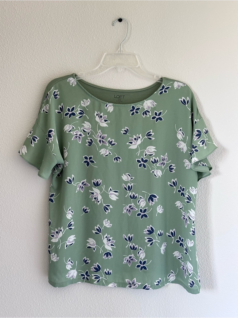 LOFT Sage Green Floral Short Sleeve Blouse Size Petite Large